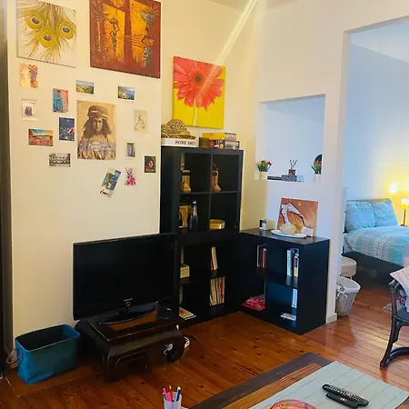 Quiet And Colorfull Flat In The Center Of Appartamento *