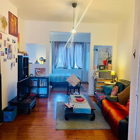Quiet And Colorfull Flat In The Center Of